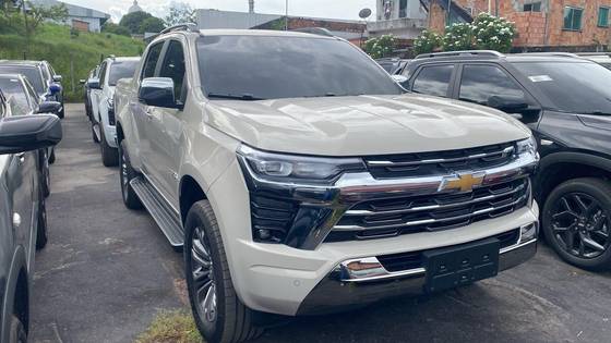 CHEVROLET S10 2.8 16V TURBO DIESEL HIGH COUNTRY CD 4X4 AUTOMÁTICO